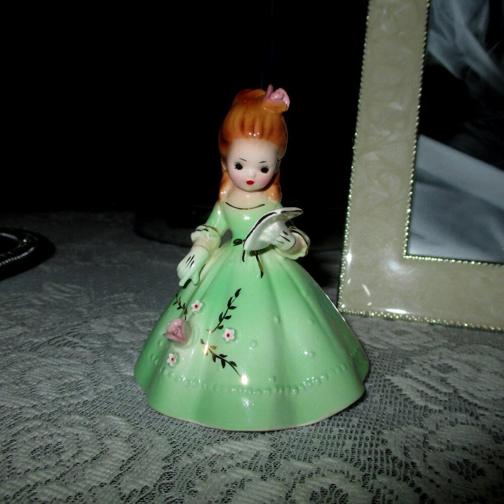 Josef Originals/Belle of the Ball/Porcelain Bell